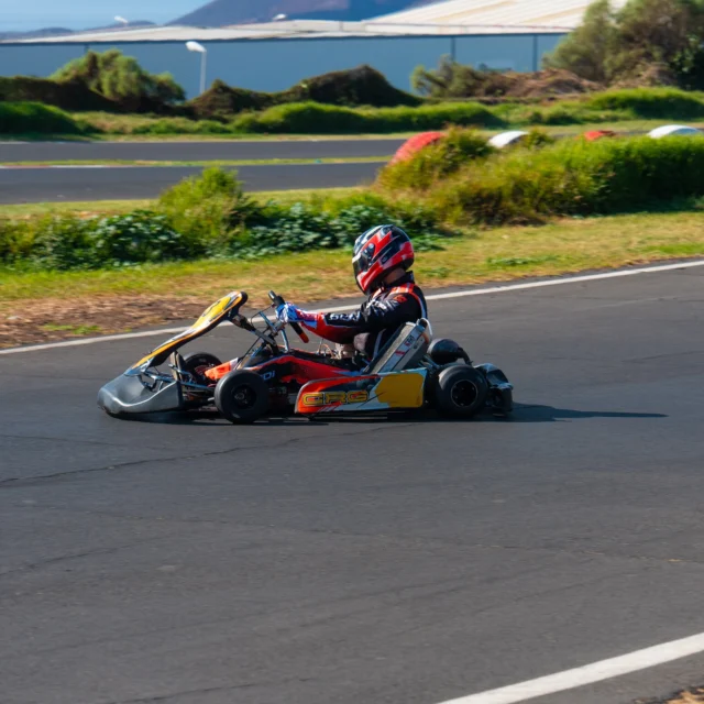 🇪🇸 ¡Bienvenidos a Karting Club Tenerife! 💨 ¿Listos para sentir la adrenalina en cada curva? 🔥 ¡Desafía la pista, supera tus límites y vive una experiencia llena de diversión! 🏁✨ Horario: Abiertos de lunes a domingo 🕒 Edades: Diversión para todas las edades 👨👩👧👦 ¡Reserva ahora y acelera hacia la emoción! ⚡ Motores encendidos y pistas listas... ¡te esperamos!🔧🚦 🇬🇧 ¡Bienvenidos al Karting Club Tenerife! 🏎️💨 ¿Listo para sentir la emoción en cada curva? 🔥 ¡Desafía la pista, supera tus límites y sumérgete en una aventura inolvidable! 🏁✨ Horario de apertura: De lunes a domingo 🕒 Todas las edades: Diversión para todos 👨👩👧👦 ¡Reserva ahora y acelera hacia la emoción! ⚡ Motores rugiendo y pistas preparadas... ¡te estamos esperando! 🔧🚦 #KartingTenerife #IslasCanariasAventura #VelocidadCanaria #KartingEnCanarias #TenerifeMotor #CanariasTurismoActivo #AdrenalinaCanaria #DiversiónSobreRuedas #KartingFamiliarCanarias #ExperienciaTenerife #AceleraEnCanarias #TurismoDeportivoCana