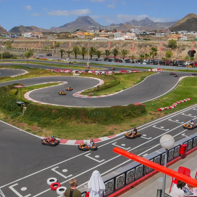 🇪🇸🏁 ¡Descubre nuestro espectacular circuito desde las alturas! 🏎️💨Esta foto muestra toda la emoción que te espera en Karting Club Tenerife: curvas desafiantes, rectas de alta velocidad y pura diversión asegurada. 🔥🌴¿Estás listo para ser el más rápido?Trae a tus amigos, familia o compañeros y compitan por el podio. 🥇🎉✔️ Karts para todas las edades✔️ Máxima seguridad en pista✔️ Ideal para cumpleaños, despedidas o días especiales✔️ Diversión garantizada bajo el sol de Tenerife ☀️¡La pista te espera! 👇😎🇬🇧🏁 ¡Descubre nuestra impresionante pista desde arriba! 🏎️💨Esta foto captura toda la emoción que te espera en el Karting Club Tenerife: curvas desafiantes, rectas de alta velocidad y diversión garantizada. 🔥🌴¿Crees que eres lo suficientemente rápido? ¡Trae a tus amigos, familia o compañeros y compite por ser el número uno! 🥇🎉✔️ Karts para todos ages✔️ Máxima seguridad measures✔️ Perfecto para cumpleaños, grupos y especiales events✔️ Diversión garantizada bajo el sol de Tenerife ☀️The ¡La pista te llama! 👇😎#KartingClubTenerife #TenerifeKarting #AdrenalinaTotal #VelocidadSinLímites #PlanazoEnTenerife #TenerifeConNiños #DiversiónEnTenerife #TenerifeExperience #TenerifeIsla #TenerifeEspaña #PlanesDiferentes #MotorLovers #TenerifeVibes #CanariasEnEstadoPuro #GoKartTenerife #ViveLaVelocidad #KartingLife #SpeedLovers #FamilyFun #FunInTheSun #FastAndFurious #LetsRace 🏁🔥🇪🇸