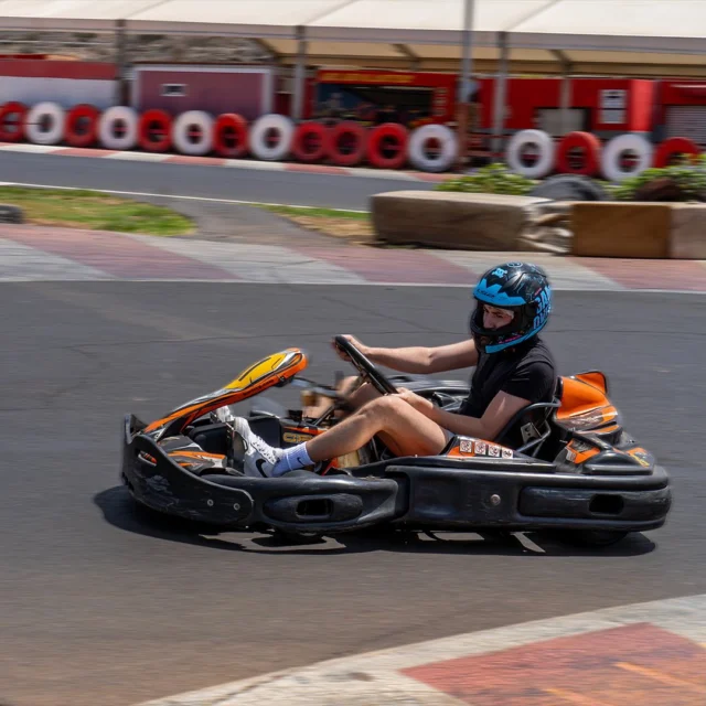 🔥🇪🇸 ¿Tienes lo que se necesita para dominar la pista? Ven a Karting Club y siente cómo se dispara la adrenalina en cada curva. Compite con tus amigos, vibra con la velocidad y vive una experiencia al límite.Ideal para planes con colegas, eventos o escapadas llenas de emoción.📍¡Súbete al kart y demuestra quién manda en la pista!🔥🇬🇧 ¿Crees que tienes lo que se necesita para dominar la pista? En Karting Club, cada curva es un subidón y cada carrera una experiencia. Desafía a tu equipo, siente la velocidad y haz que cada vuelta sea inolvidable. Perfecto para salidas épicas, eventos especiales o fines de semana llenos de emoción. #KartingClub #PuraAdrenalina #GoKartChallenge #FastCrew #SpeedMood #WeekendRace #TrackBattle #LiveToDrive