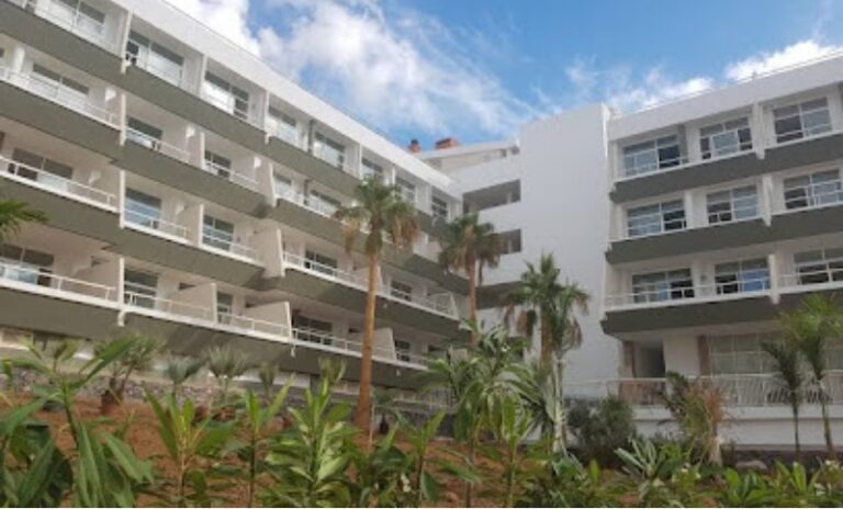 Gara Suites en la calle